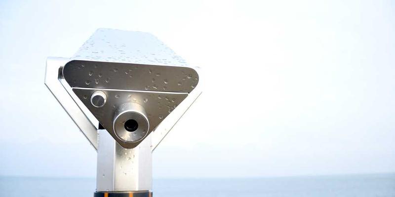 说明:一张展示短视频平台“神评论”截图,评论内容幽默有趣,吸引大量用户点赞和转发。