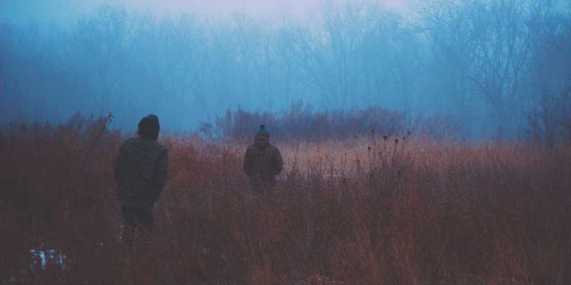 记录新婚夫妇的厨房,最初几个月里“协作生涩感”在空间中的弥漫与消退