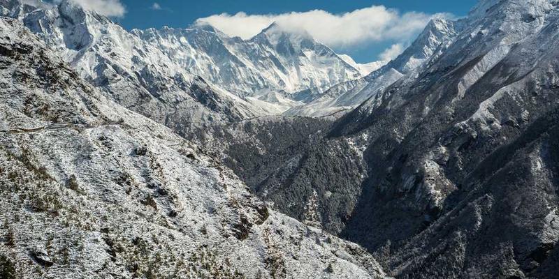 领域五:时间与空间的拓扑实验 (扭曲常态的维度认知)
