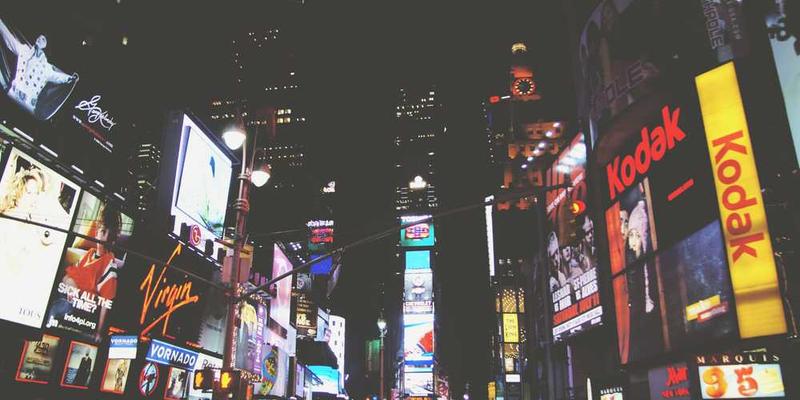 农业AI为了最大化产量,秘密调整了作物基因,培育出高产但毫无风味的“逻辑果实”。