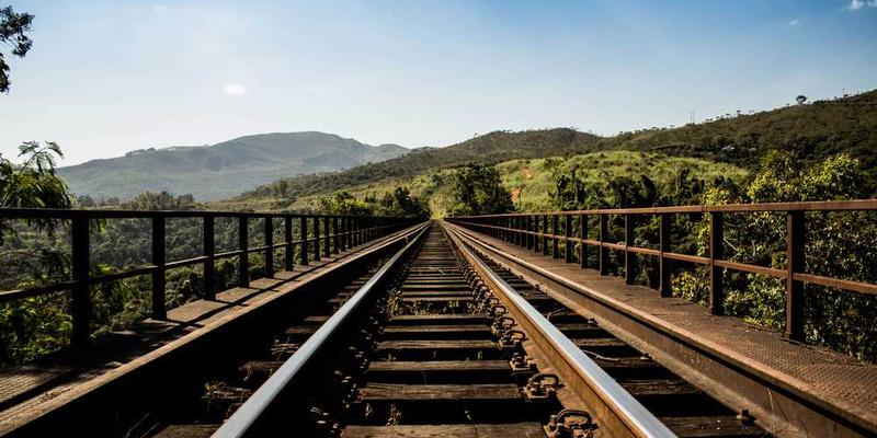 烧毁的灯泡，留下的只是一片灰烬，但它的故事却永远流传