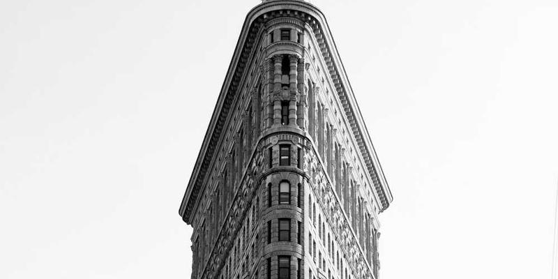 观察一滴雨水如何沿玻璃窗蜿蜒而下,其路径的随机性与必然性