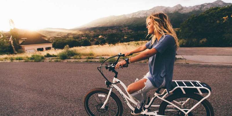 研究家族聚会中,代际之间无法跨越的“理解暗物质”鸿沟的具体宽度