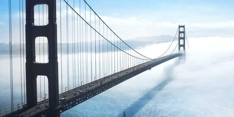 尝试用意念感知房间内所有带电设备的“电磁场”存在