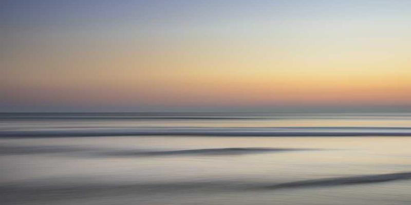 如果移民去了北欧,那个“我”可能发展出对极夜与极光的独特祭祀。